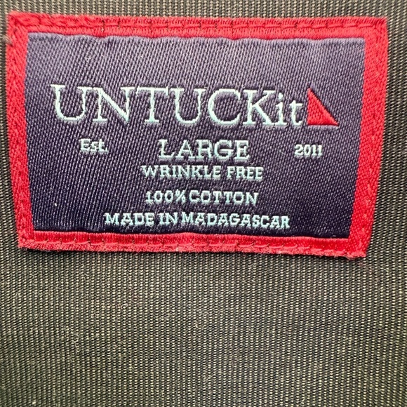 UNTUCKit Black Wrinkle Free Blackstone With Red Casual Button Down Shirt - Picture 3 of 7